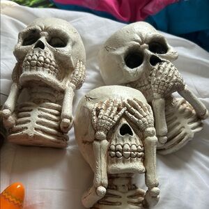 White Skeleton Skull Figurines